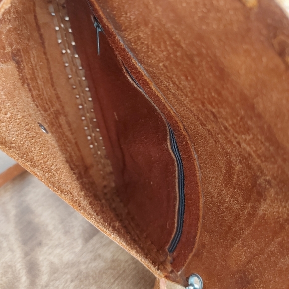 Handmade genuine leather tooled small crossbody crafted purse - Picture 7 of 8